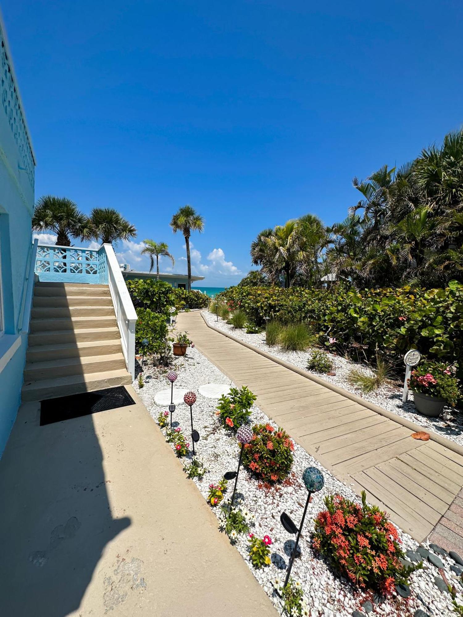 Pearl Beach Inn Englewood Exteriör bild