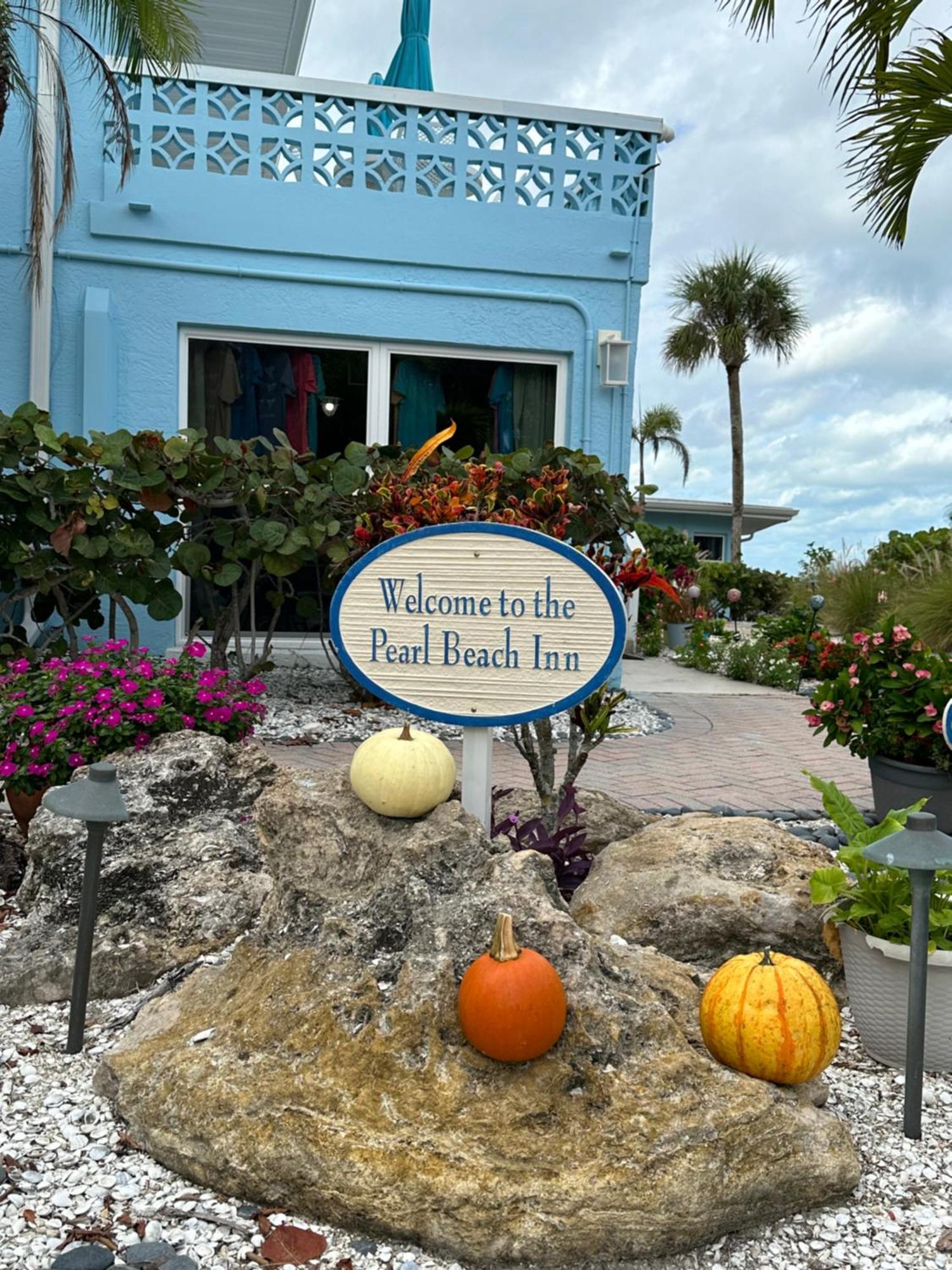 Pearl Beach Inn Englewood Exteriör bild