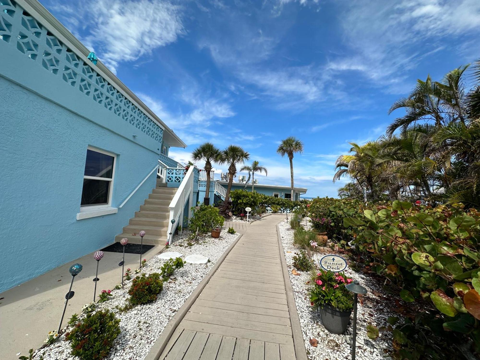 Pearl Beach Inn Englewood Exteriör bild